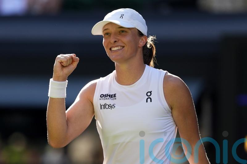 Iga Swiatek breezes past Belinda Bencic and into her first final at Wimbledon