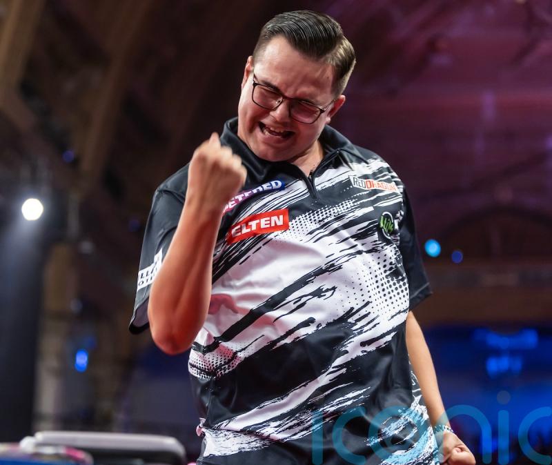 Luke Humphries stunned by Gian van Veen in World Matchplay opener