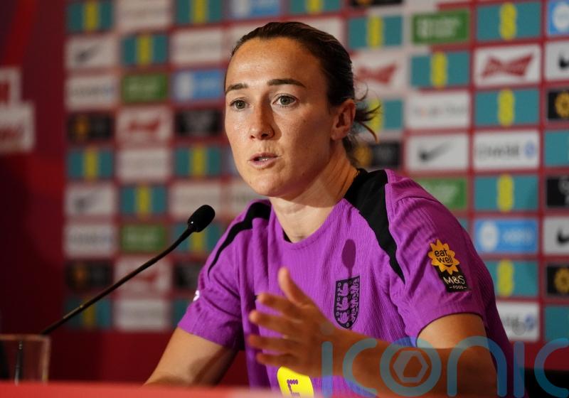 No one needs social media &ndash; Lucy Bronze issues warning over Jess Carter abuse