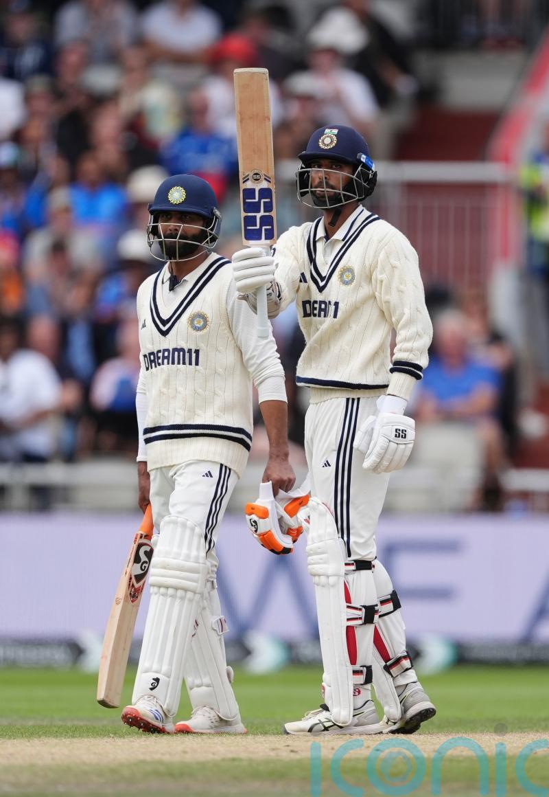 India pair Washington Sundar and Ravindra Jadeja dent England&rsquo;s hopes of victory
