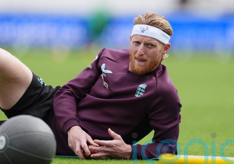 England players and fans don white headbands in memory of Graham Thorpe