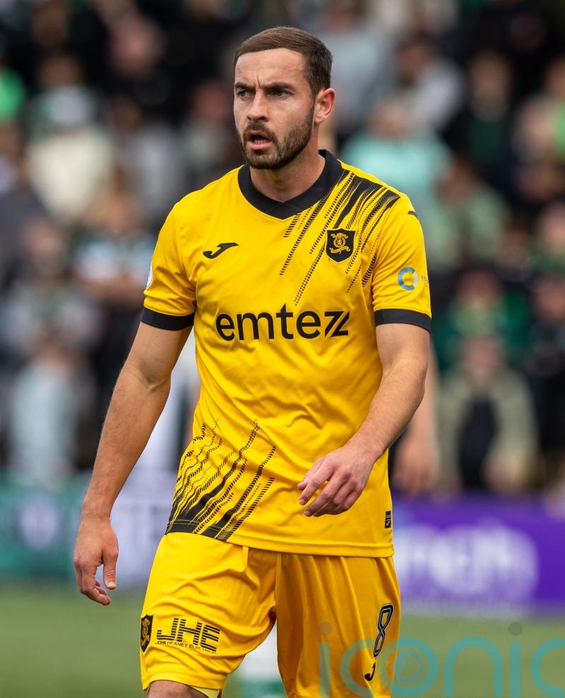 Livingston mount comeback to earn a point at 10-man Kilmarnock