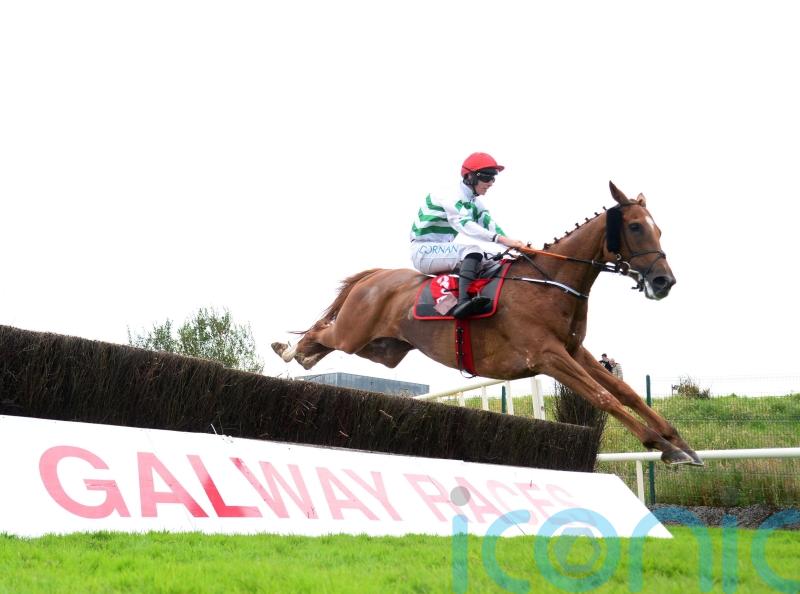 Zanahiyr gets back to winning ways at Galway