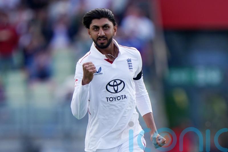 England&rsquo;s Shoaib Bashir unfazed by Nathan Lyon&rsquo;s opinion ahead of Ashes series