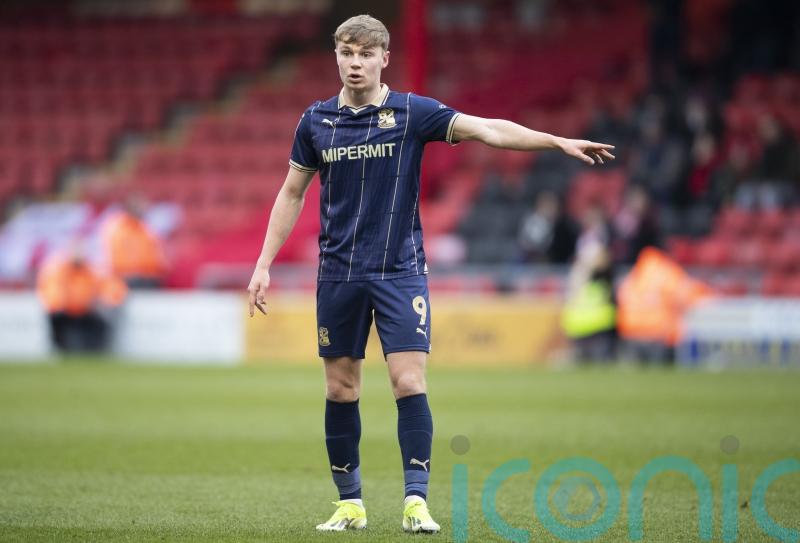 Swindon sweep aside Barrow to make it five wins in six