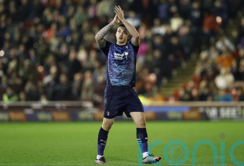Dom Dwyer scores with first touch to give Mansfield victory over Rotherham