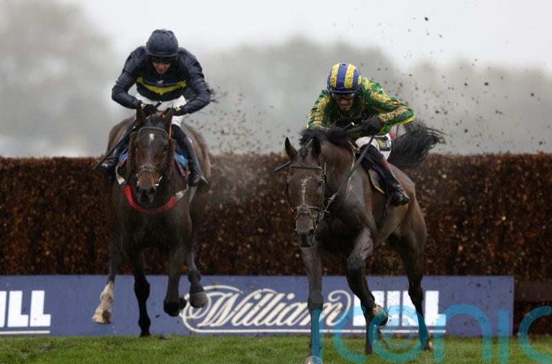 Torn And Frayed secures Aintree Veterans&rsquo; victory