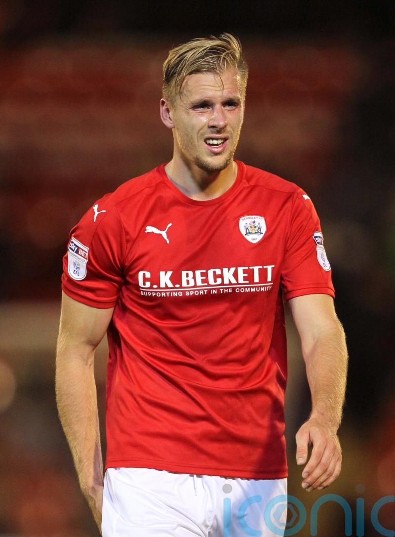 Marc Roberts strikes late as Barnsley avoid York upset