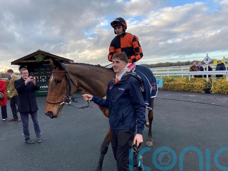 Diva Luna given Scilly Isles aim following Warwick stroll