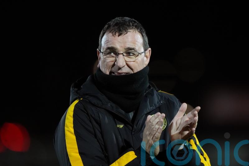 Gary Bowyer keeps quiet over penalty decision after Burton draw with Wycombe
