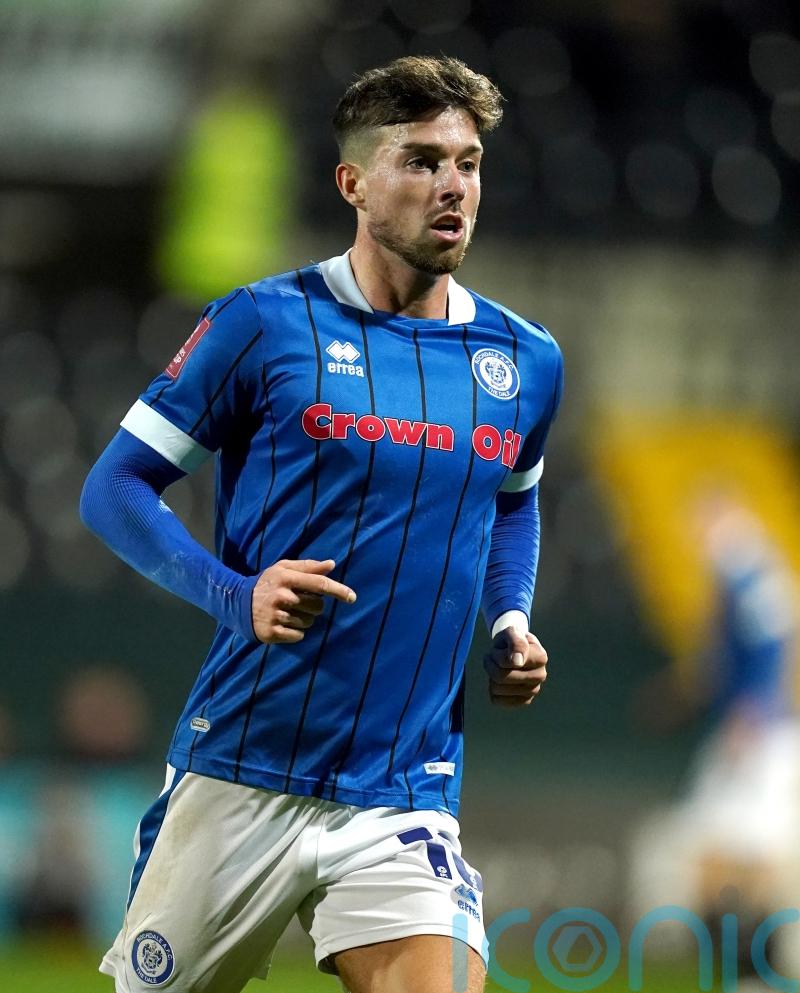 York beat 10-man Altrincham after late drama