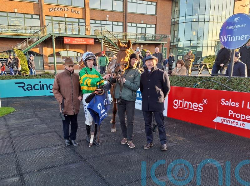 Dinoblue shrugs off last-fence drama in Fairyhouse victory