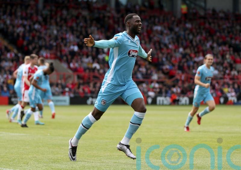 Emmanuel Dieseruvwe makes no mistake with penalty in Rochdale&rsquo;s win over Woking